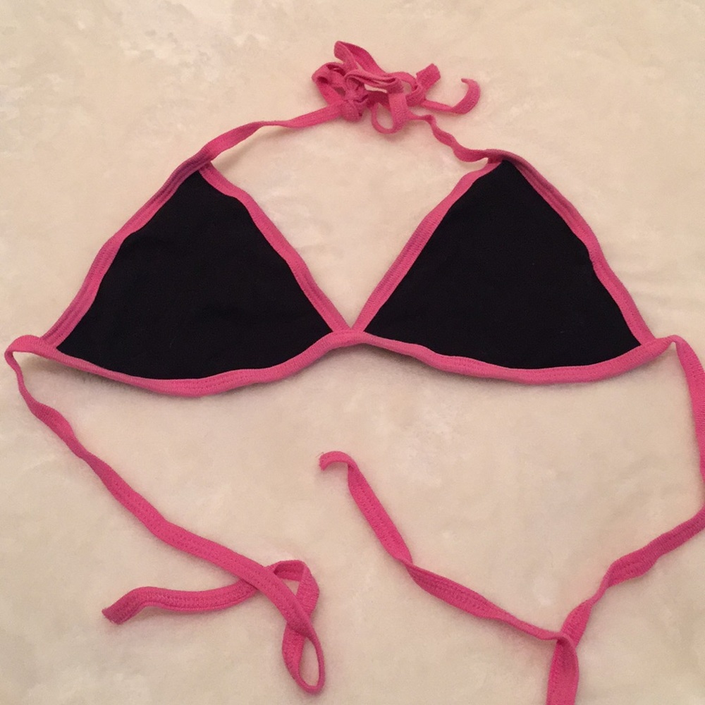 NWOT triangle bikini style top size L